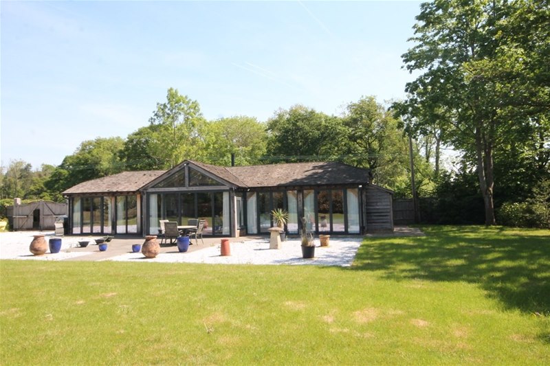 Halls Lane, Waltham St Lawrence, RG10 0JD